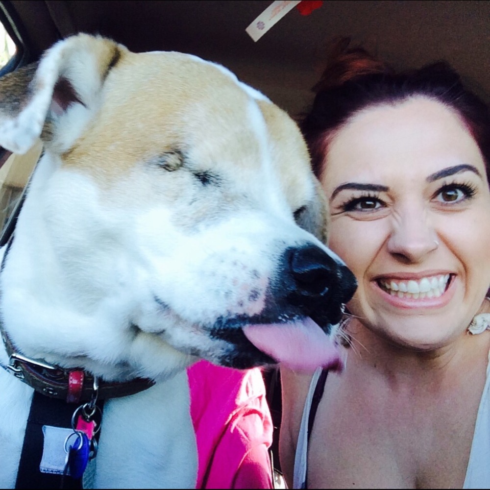 Meet your Posher, Caitlin